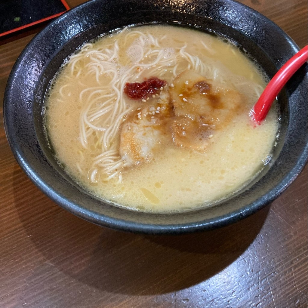 ユーザーが投稿した特製豚骨ラーメンの写真 - 実際訪問したユーザーが直接撮影して投稿した八幡町新町ラーメン専門店郡上豚骨ラーメン カンミナ 郡上八幡店の写真