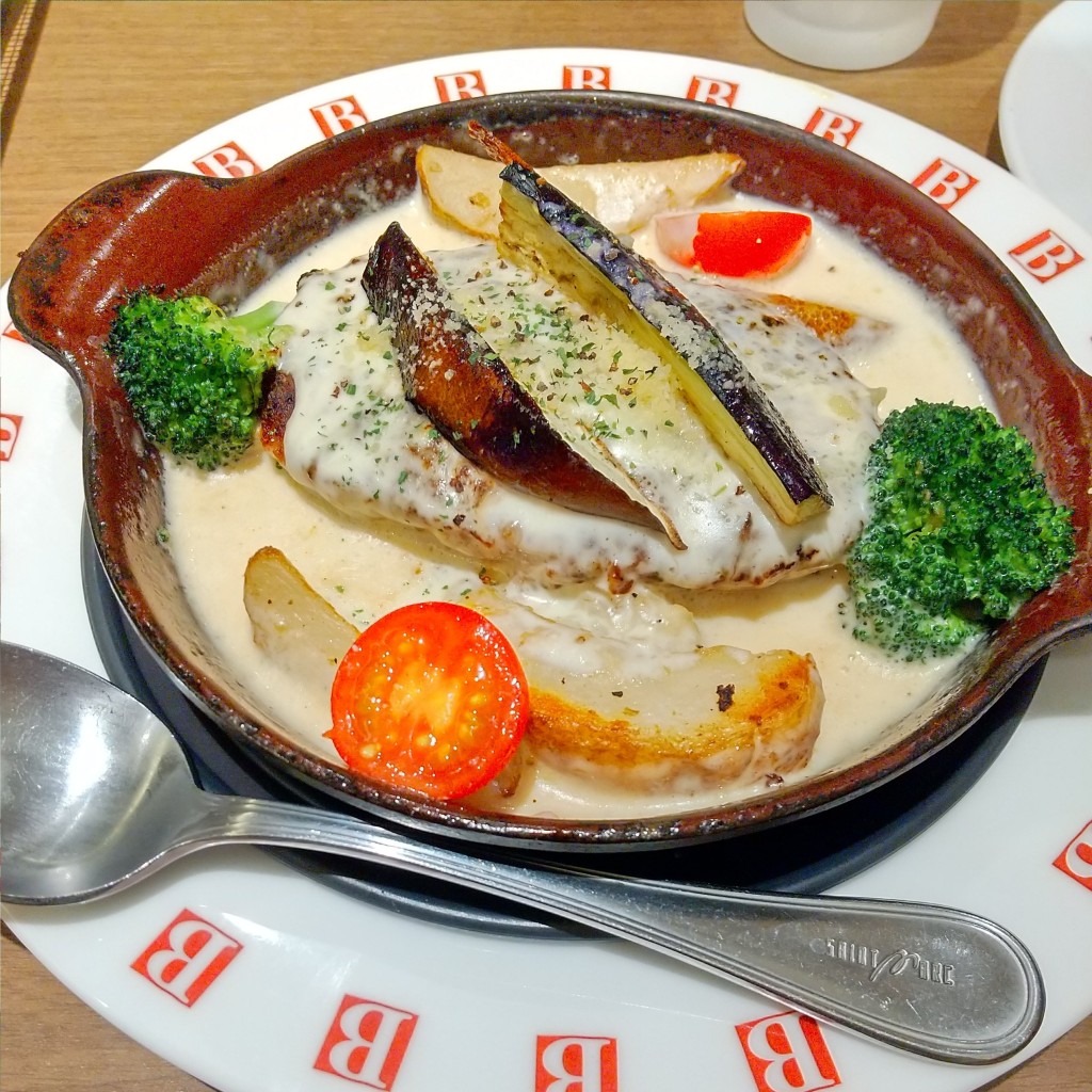 ユーザーが投稿した三種のチーズフォンデュハンバーグの写真 - 実際訪問したユーザーが直接撮影して投稿した南幸洋食バケット 横浜ジョイナス店の写真