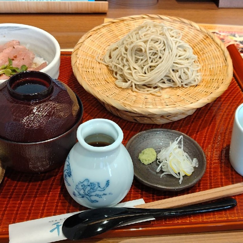 ユーザーが投稿したミニ鴨ロース丼十割蕎麦の写真 - 実際訪問したユーザーが直接撮影して投稿した西部中央土地区画整理施工地内そば千寿庵の写真