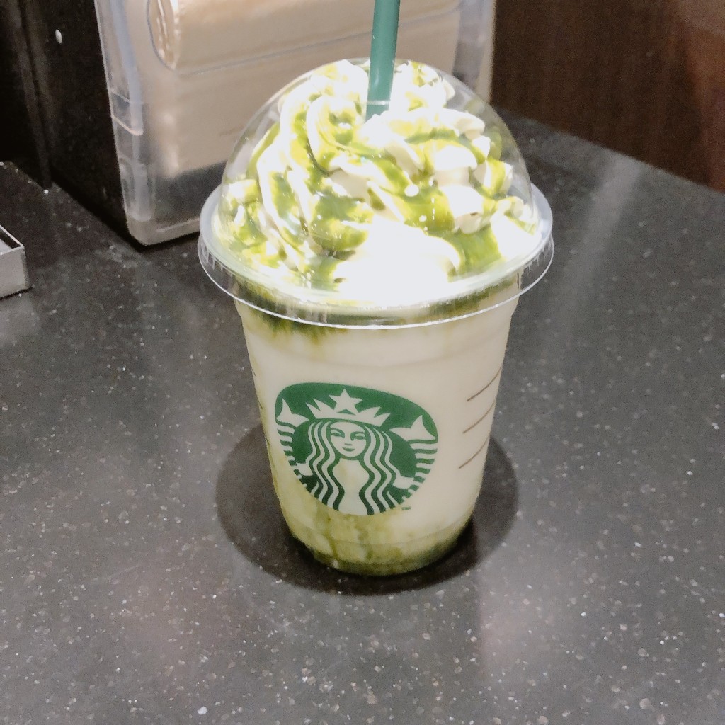 ユーザーが投稿した抹茶ホワイトチョコレートフラペチーノの写真 - 実際訪問したユーザーが直接撮影して投稿した柴崎町カフェスターバックスコーヒー エキュート立川店の写真