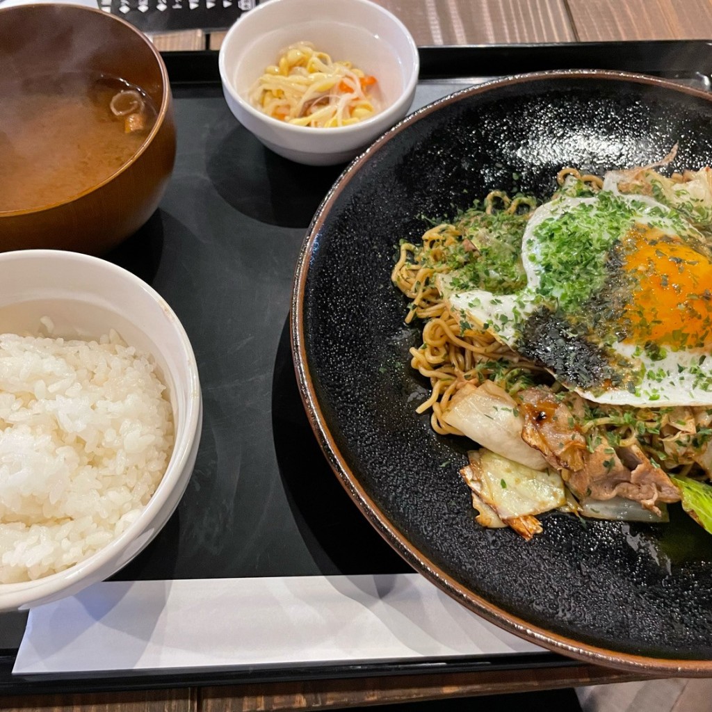 ユーザーが投稿した焼きそば定食の写真 - 実際訪問したユーザーが直接撮影して投稿した花町焼きそばKing焼きそばの写真