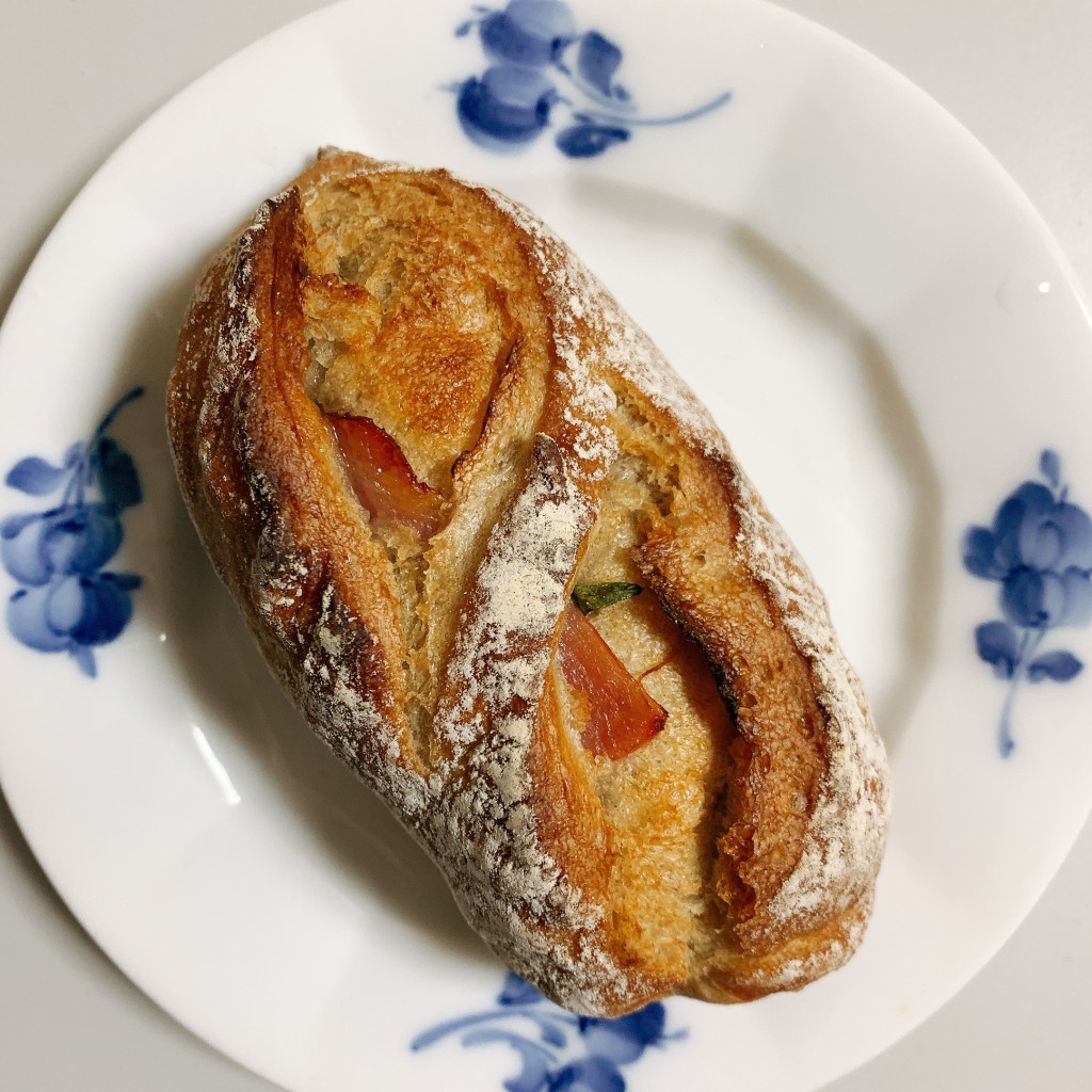 ユーザーが投稿したベーコンと大葉のパンの写真 - 実際訪問したユーザーが直接撮影して投稿した西押小路町ベーカリーしろはとベーカリーの写真