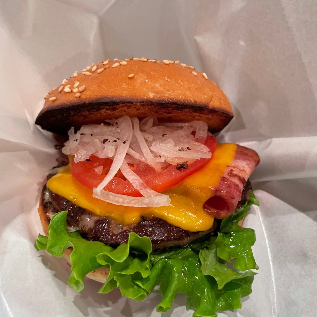 keyskitchenさんが投稿した名駅ハンバーガーのお店WAVES BURGER 名駅店/うぇーヴすばーがーめいえきてんの写真