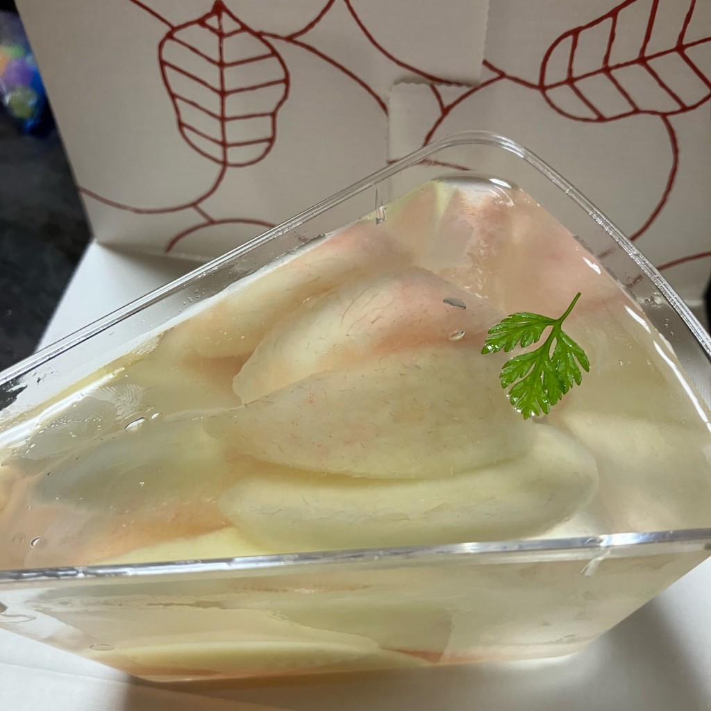 ユーザーが投稿した桃のパニエの写真 - 実際訪問したユーザーが直接撮影して投稿した錦町カフェフルーツピークス エキュート大宮店の写真