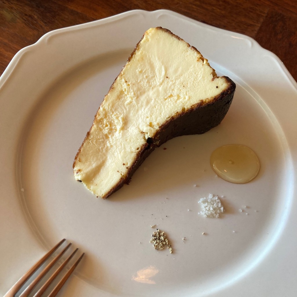 ユーザーが投稿したバスクチーズケーキの写真 - 実際訪問したユーザーが直接撮影して投稿した菊井カフェ喫茶ゾウメシの写真