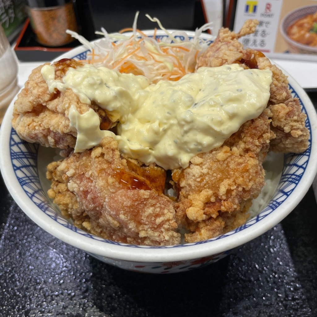 ユーザーが投稿したから揚丼並の写真 - 実際訪問したユーザーが直接撮影して投稿した神宮前牛丼吉野家 原宿竹下口店の写真