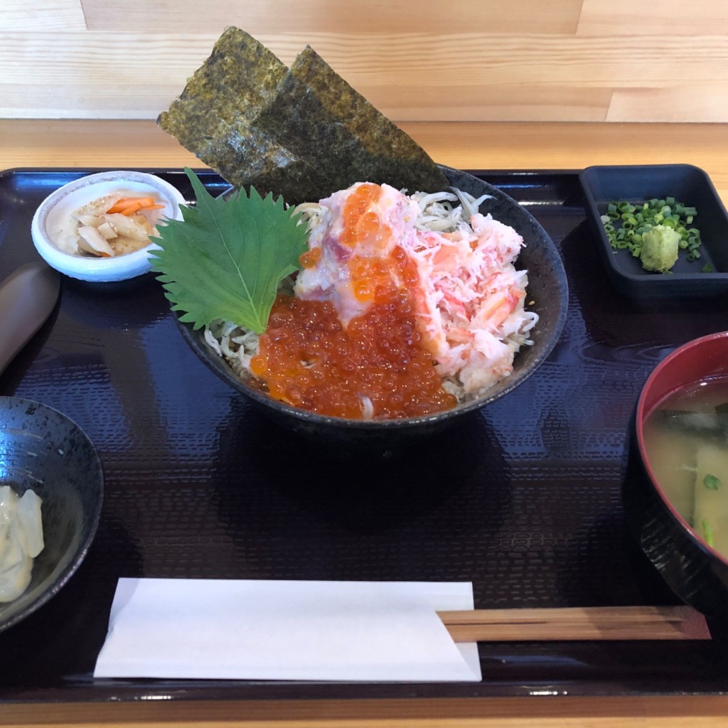 ユーザーが投稿した桜島海鮮丼(竹)の写真 - 実際訪問したユーザーが直接撮影して投稿した荒田定食屋出水田食堂の写真