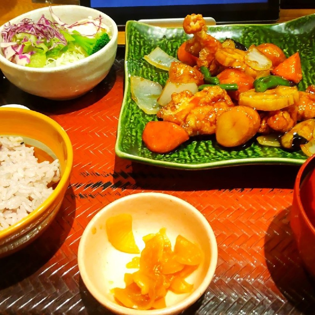 ユーザーが投稿した[定食]鶏と野菜の黒酢あんの写真 - 実際訪問したユーザーが直接撮影して投稿した三宮町定食屋大戸屋 三宮センタープラザ店の写真