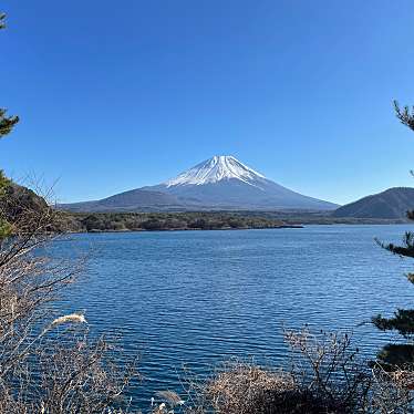 ロムスカ・ダークネスさんが投稿した本栖湖沼 / 池のお店本栖湖/モトスコの写真