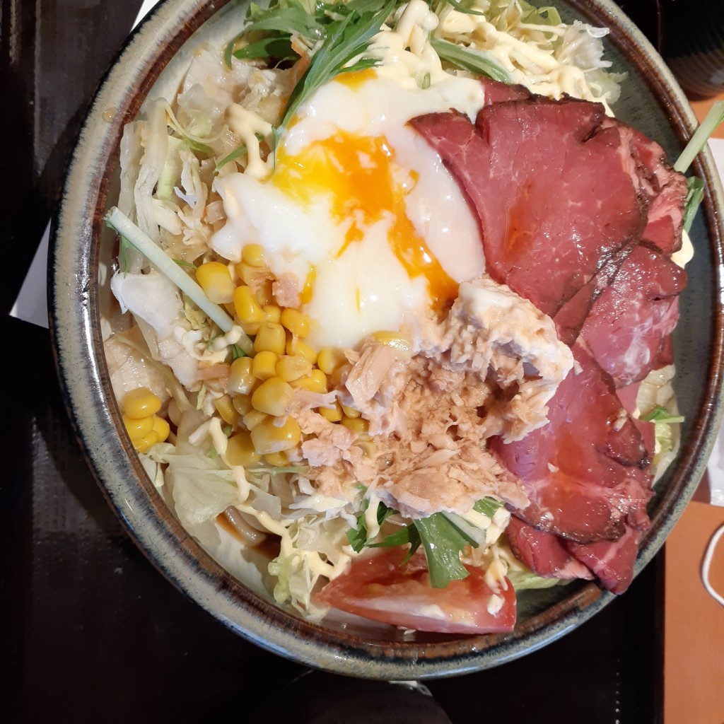 ユーザーが投稿した(麺)ローストビーフ和風サラダの写真 - 実際訪問したユーザーが直接撮影して投稿した東羽合町ファミリーレストラン和食さと 福知山店の写真