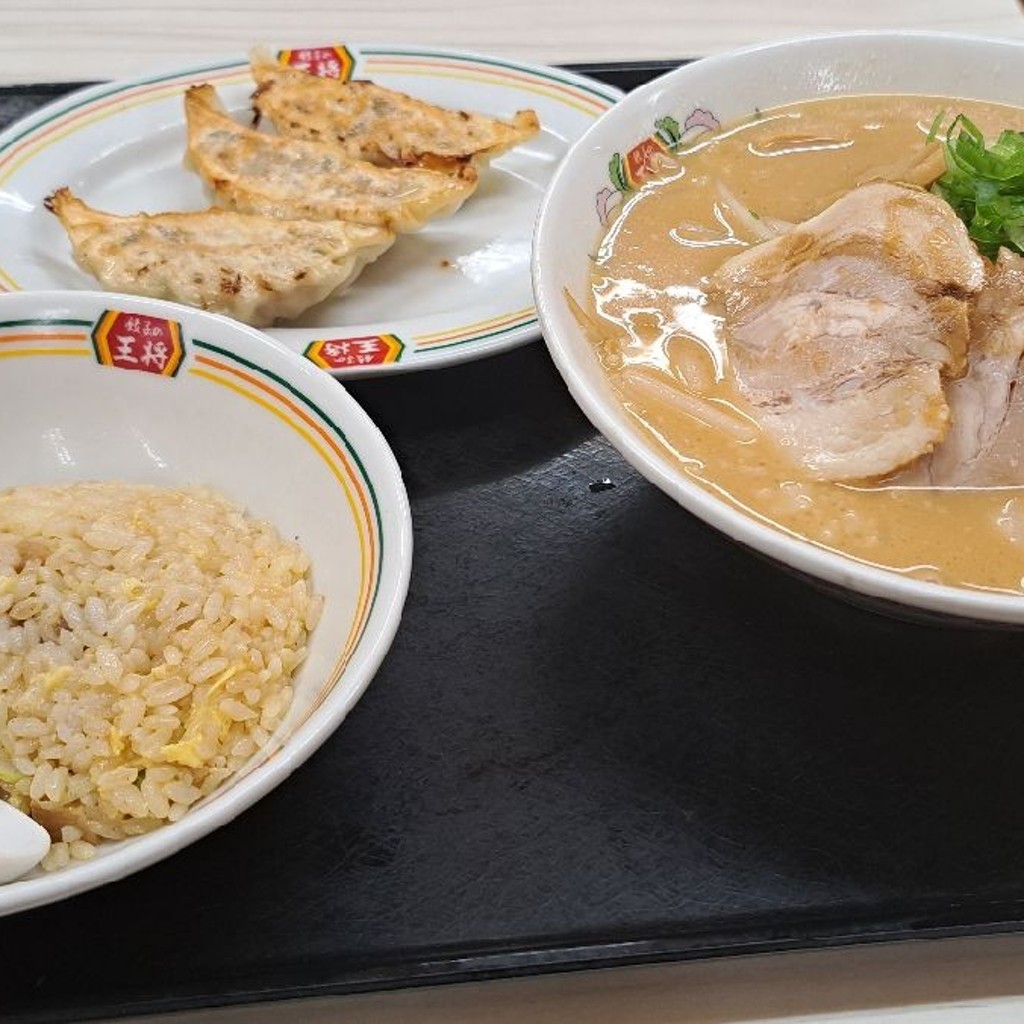 ユーザーが投稿した餃子王将ラーメンセットの写真 - 実際訪問したユーザーが直接撮影して投稿した桂木餃子餃子の王将 イオン釧路店の写真