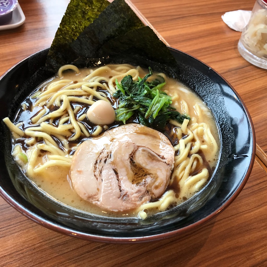 ユーザーが投稿した黒家系ラーメンの写真 - 実際訪問したユーザーが直接撮影して投稿した五香ラーメン専門店壱角家 松戸五香店の写真