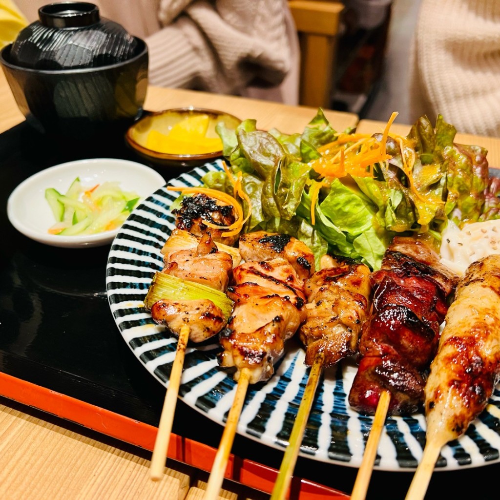 ユーザーが投稿した焼き鳥定食の写真 - 実際訪問したユーザーが直接撮影して投稿した駅前町焼鳥焼きとり・鶏すき みこはち屋 駅前店の写真