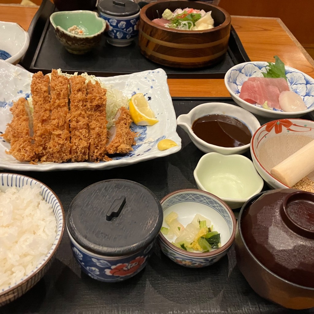ユーザーが投稿したひれかつ刺身膳の写真 - 実際訪問したユーザーが直接撮影して投稿した石和町四日市場和食 / 日本料理藍屋 石和店の写真