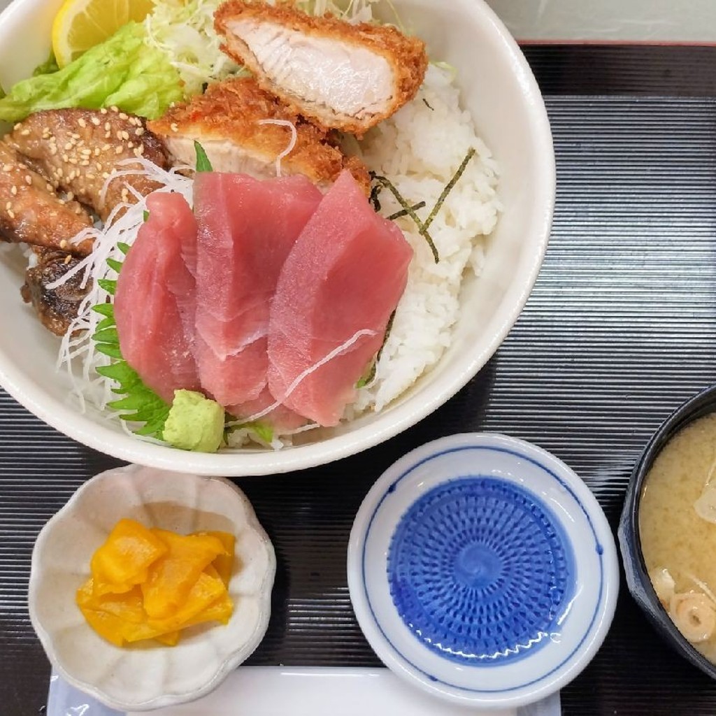 ユーザーが投稿した料理すけ丼の写真 - 実際訪問したユーザーが直接撮影して投稿した河和田町丼もの二代目 漁すけの写真