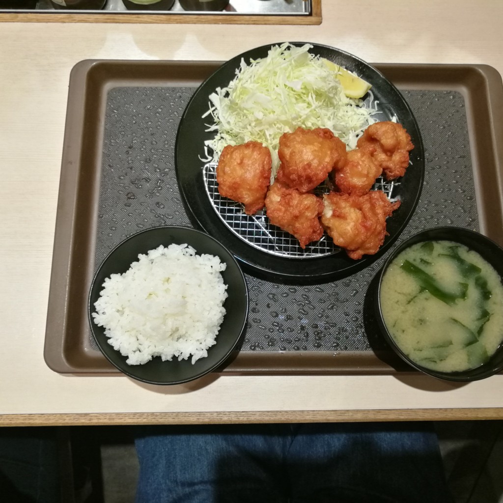 ユーザーが投稿した唐揚げ定食の写真 - 実際訪問したユーザーが直接撮影して投稿した南幸とんかつ松のや ホテルユニゾ横浜駅西店の写真