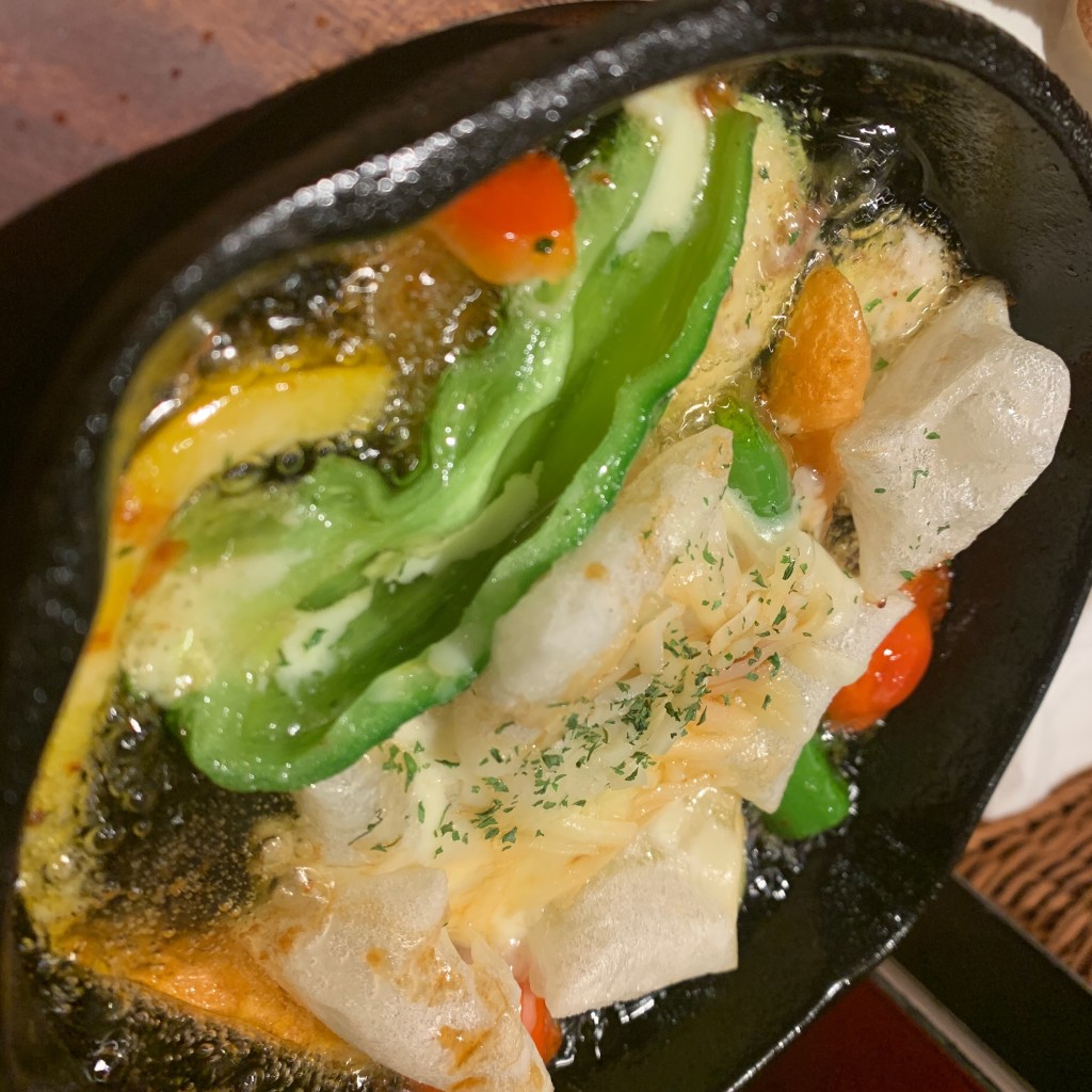 ユーザーが投稿した餅と野菜のアヒージョの写真 - 実際訪問したユーザーが直接撮影して投稿した堂山町ダイニングバーARATAの写真