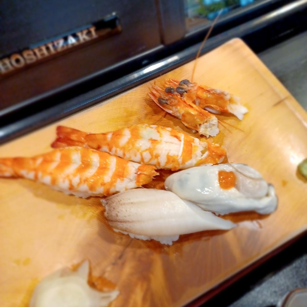 ユーザーが投稿した車えび2貫、ミル貝一貫、カキ一貫の写真 - 実際訪問したユーザーが直接撮影して投稿した三谷町寿司すし定の写真