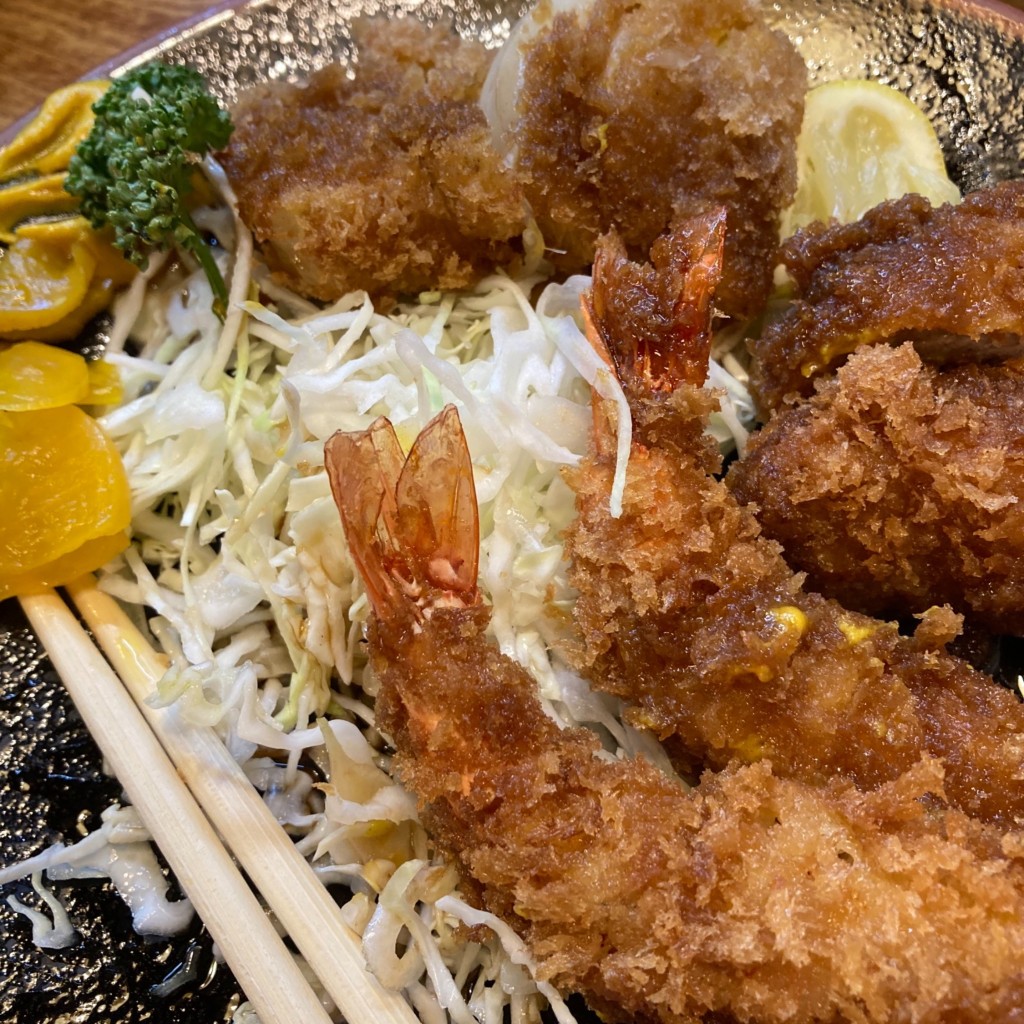 ユーザーが投稿した海老フライ定食の写真 - 実際訪問したユーザーが直接撮影して投稿した湯田仲町とんかつ丸一の写真
