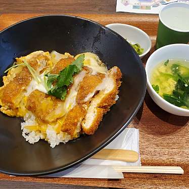 実際訪問したユーザーが直接撮影して投稿した大神鶏料理親子丼と唐揚げ TAMAGOYAの写真