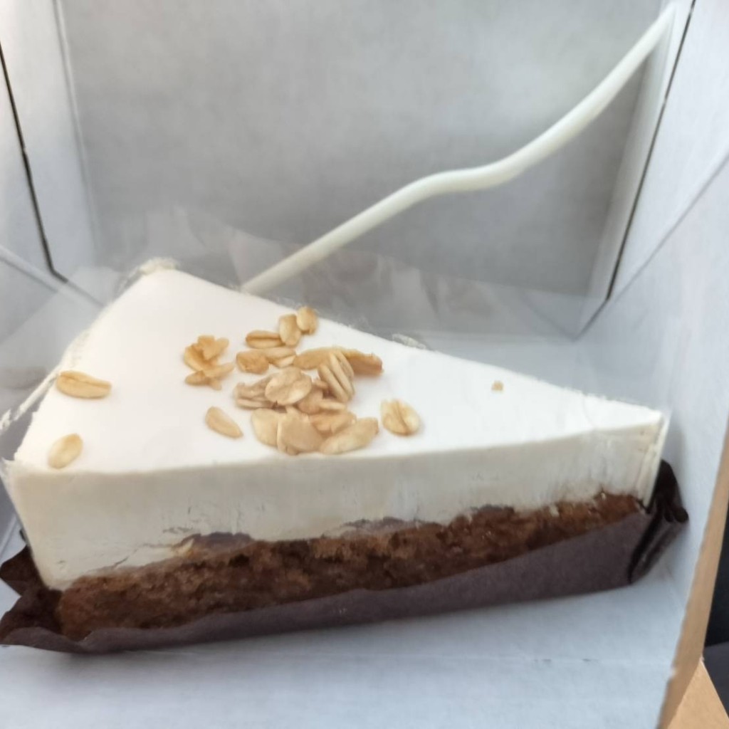 ユーザーが投稿したカラメルのオートミールケーキの写真 - 実際訪問したユーザーが直接撮影して投稿した上伊草カフェスターバックスコーヒー カインズスーパーモールかわじま店の写真