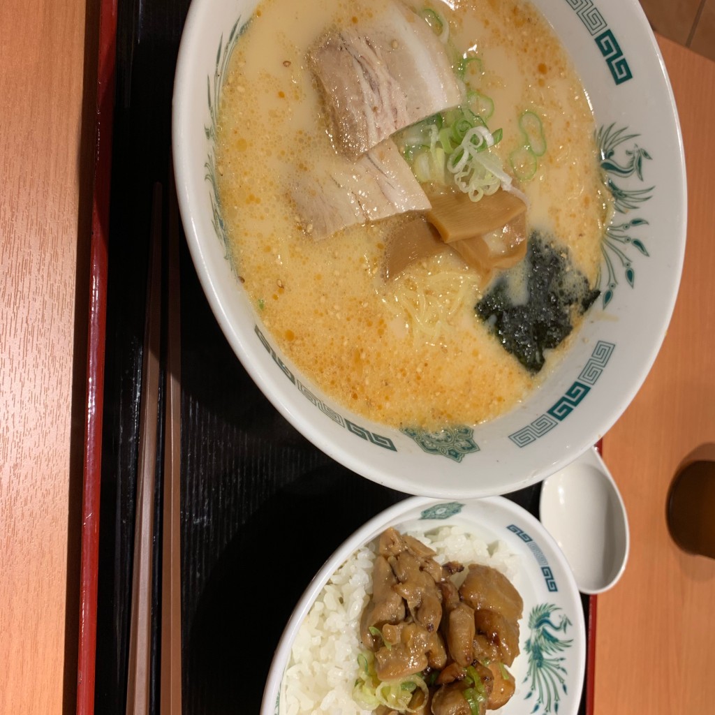 ユーザーが投稿したとんこつラーメン 焼き鳥丼セットの写真 - 実際訪問したユーザーが直接撮影して投稿した旭丘中華料理日高屋 江古田南口店の写真