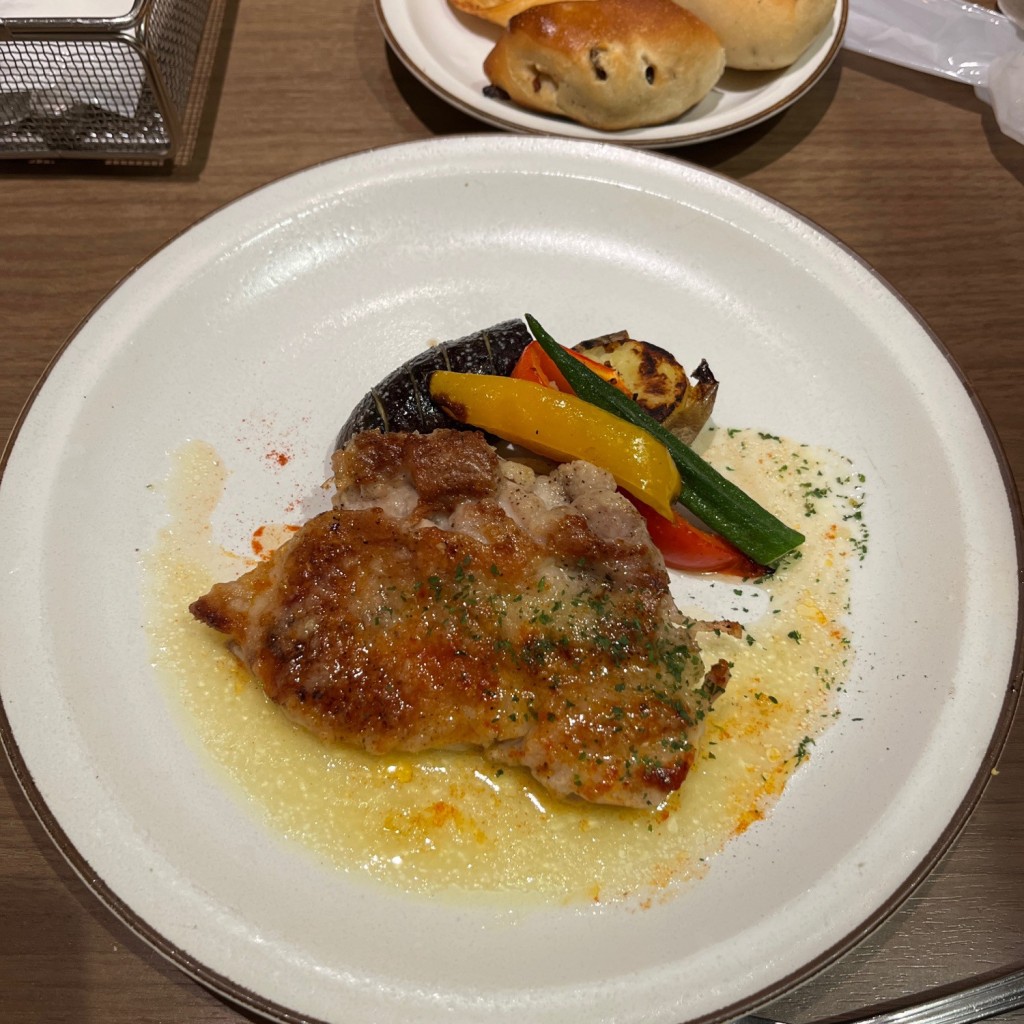 ユーザーが投稿した若鶏と彩り野菜のグの写真 - 実際訪問したユーザーが直接撮影して投稿した南幸洋食バケット 横浜ジョイナス店の写真