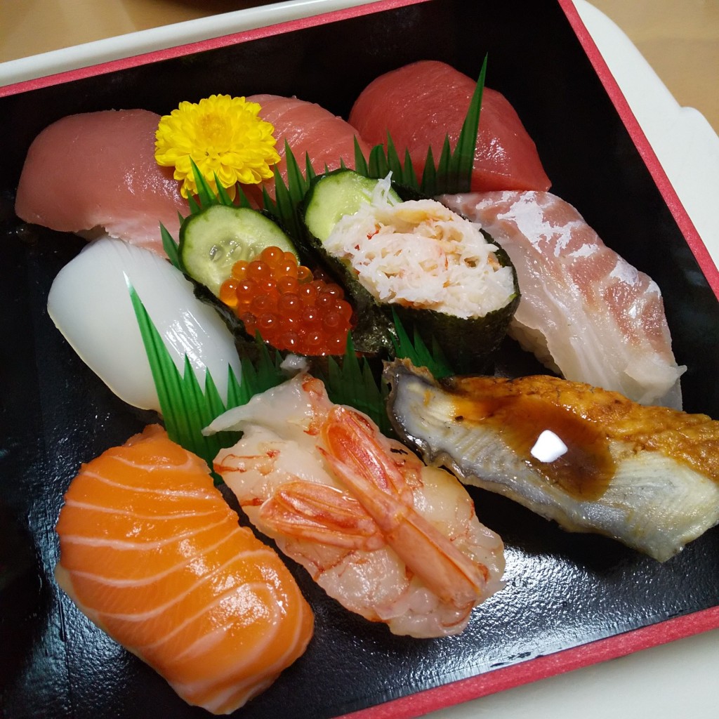 ユーザーが投稿した特上寿司盛合せの写真 - 実際訪問したユーザーが直接撮影して投稿した水道筋魚介 / 海鮮料理街のみなと 水道筋店の写真
