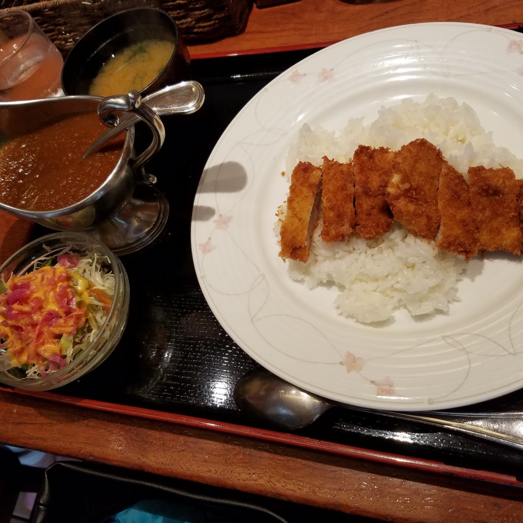 ユーザーが投稿したカツカレーの写真 - 実際訪問したユーザーが直接撮影して投稿した三宮町洋食飲・食・歓 ラミの写真