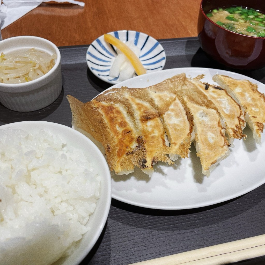 実際訪問したユーザーが直接撮影して投稿した神田猿楽町居酒屋ぎょうざ屋たかくの写真