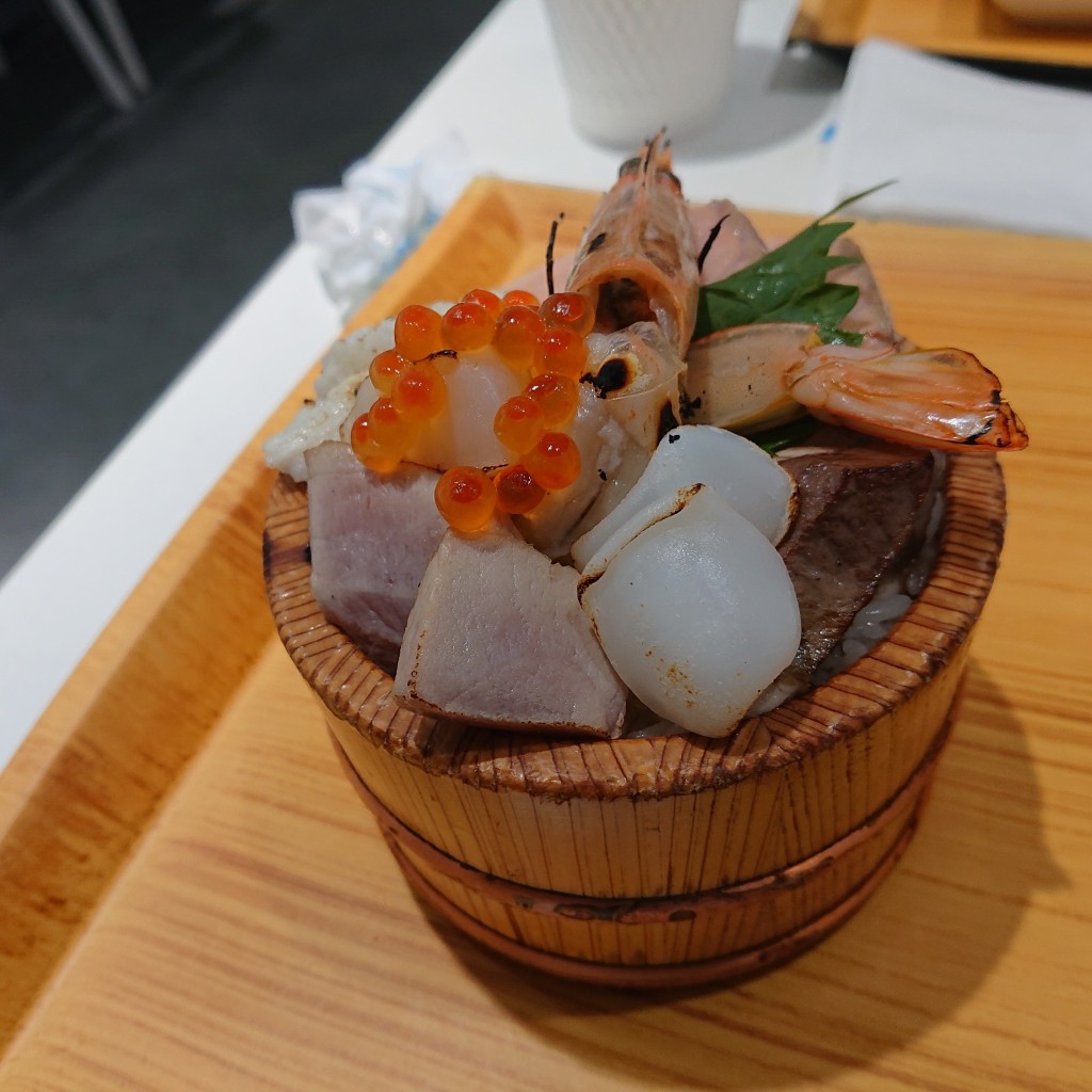 ユーザーが投稿した炙り海鮮丼(ミニ)の写真 - 実際訪問したユーザーが直接撮影して投稿した天神丼もの糸島食堂  福岡パルコ店の写真