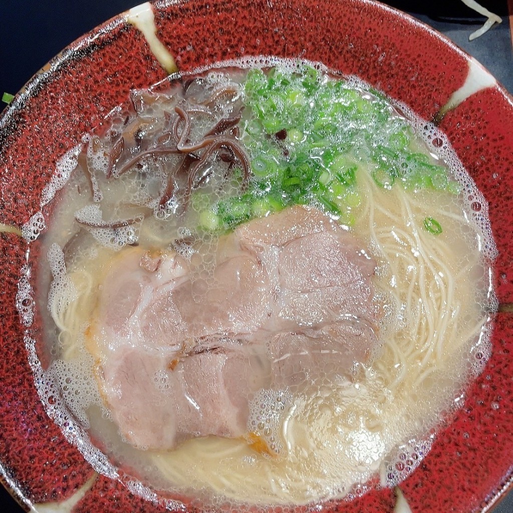 ユーザーが投稿した博多ラーメンの写真 - 実際訪問したユーザーが直接撮影して投稿した米本ラーメン / つけ麺麺屋 小鉄の写真