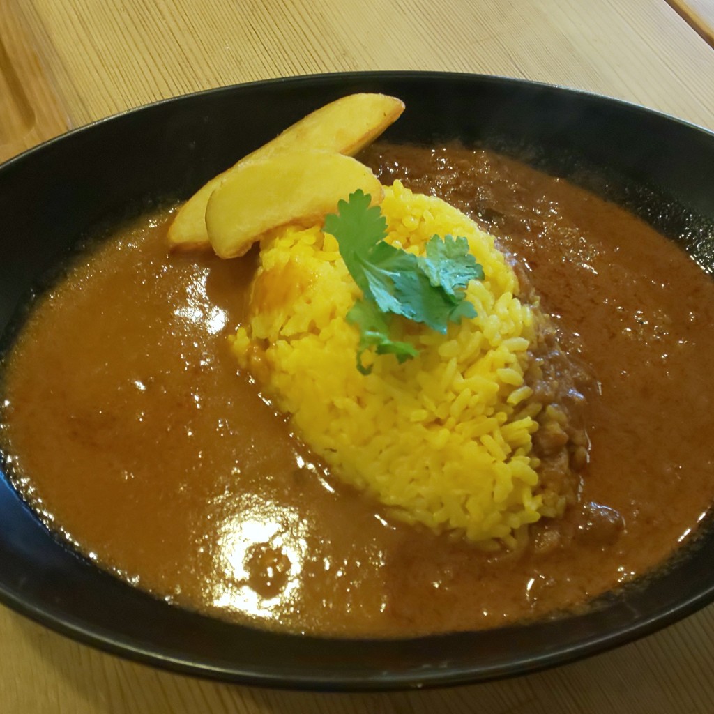 ユーザーが投稿した2色がけカレーの写真 - 実際訪問したユーザーが直接撮影して投稿した横川カレーカレーとハイボール時々シフォンの写真