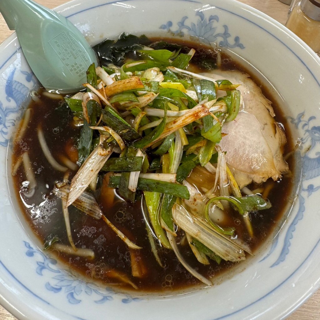 ユーザーが投稿した醤油ラーメン半麺の写真 - 実際訪問したユーザーが直接撮影して投稿した厚別中央一条ラーメン / つけ麺ラーメン大王の写真