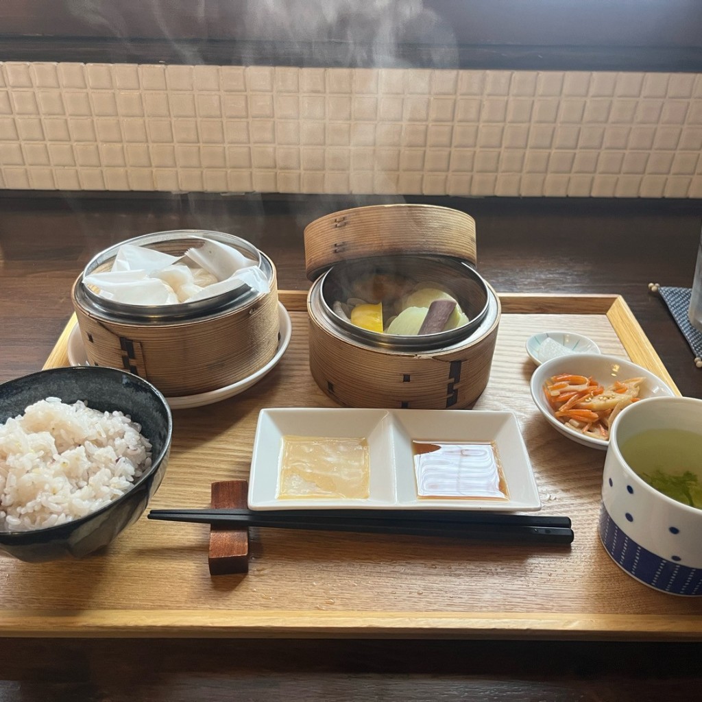 ユーザーが投稿した海老餃子と彩り野菜のセイロ蒸し膳の写真 - 実際訪問したユーザーが直接撮影して投稿した西条本町カフェカフェ トレカサの写真
