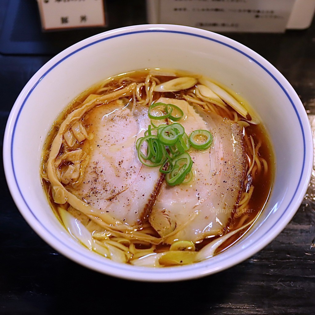 ユーザーが投稿した醤油らぁ麺 豚チャーシュー麺 1400円の写真 - 実際訪問したユーザーが直接撮影して投稿した南塚口町ラーメン専門店ロックンビリーS1の写真