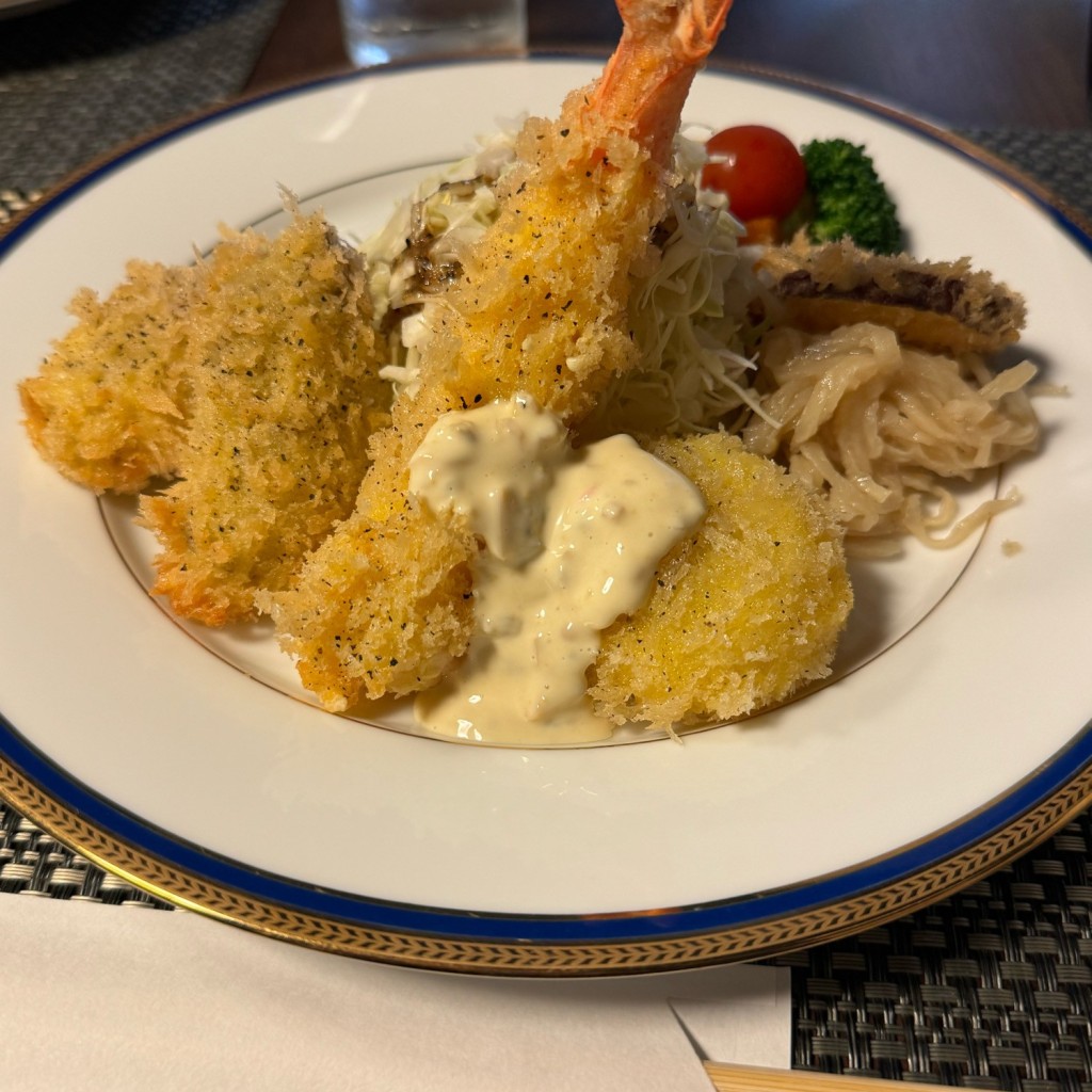 ユーザーが投稿したミックスフライの写真 - 実際訪問したユーザーが直接撮影して投稿した神宮洋食ちかさんの手料理の写真