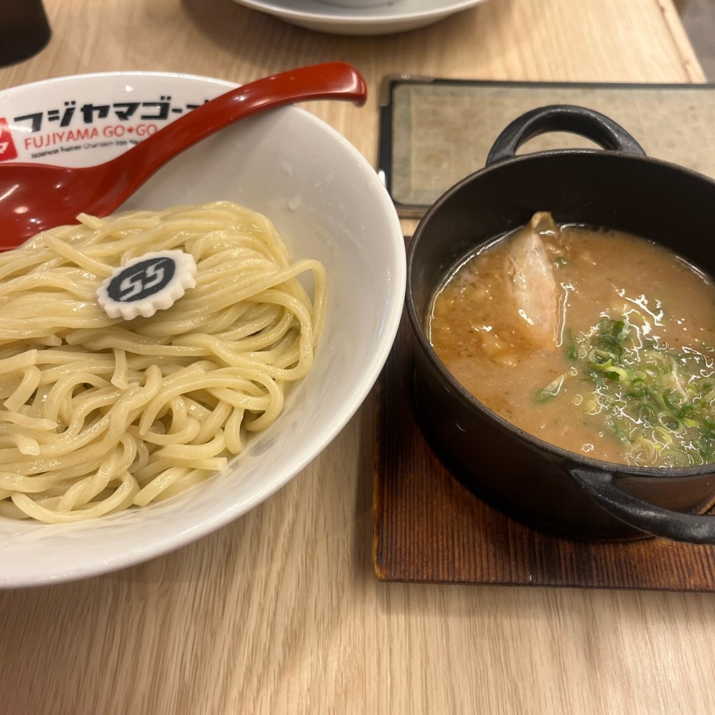 2525kjmさんが投稿したラーメン専門店のお店フジヤマ55 mozo店/フジヤマゴーゴーモゾテンの写真