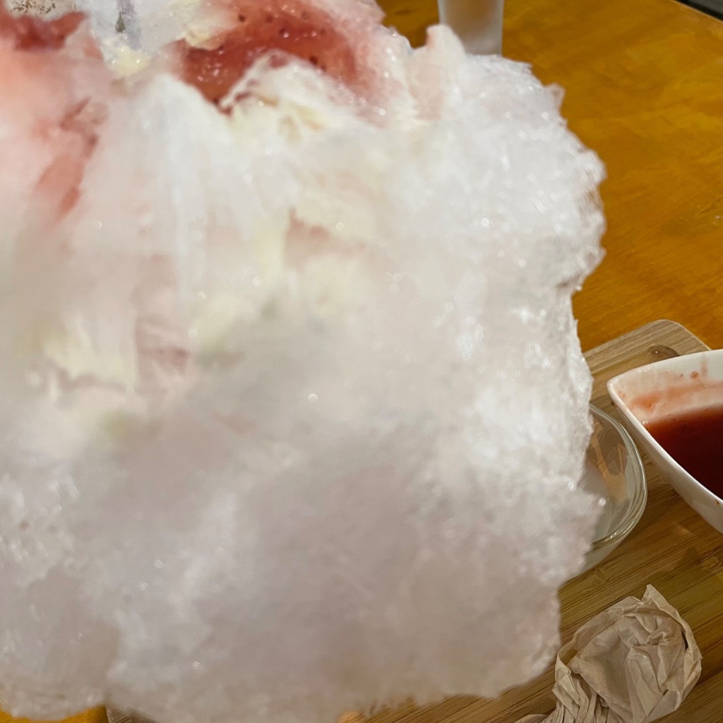 ユーザーが投稿した天然のかき氷とちおとめの写真 - 実際訪問したユーザーが直接撮影して投稿した有楽町カフェmicro FOOD & IDEA MARKETの写真