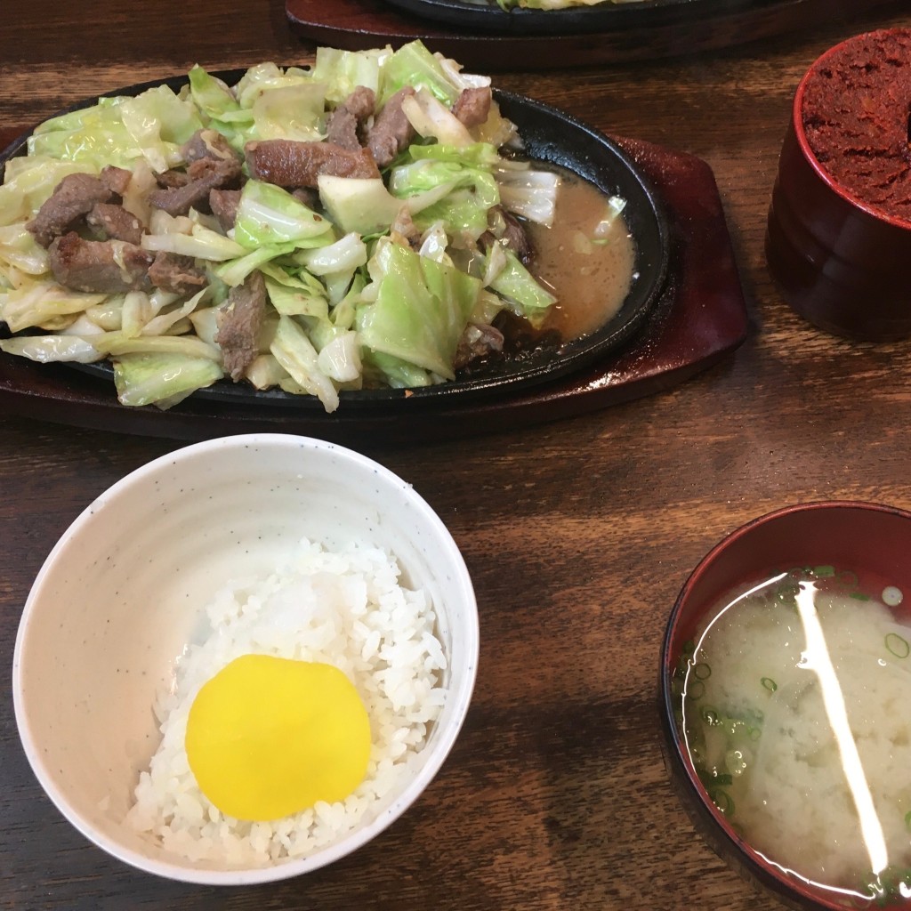 ユーザーが投稿したライス 味噌汁の写真 - 実際訪問したユーザーが直接撮影して投稿した寿町定食屋びっくり亭 本家の写真