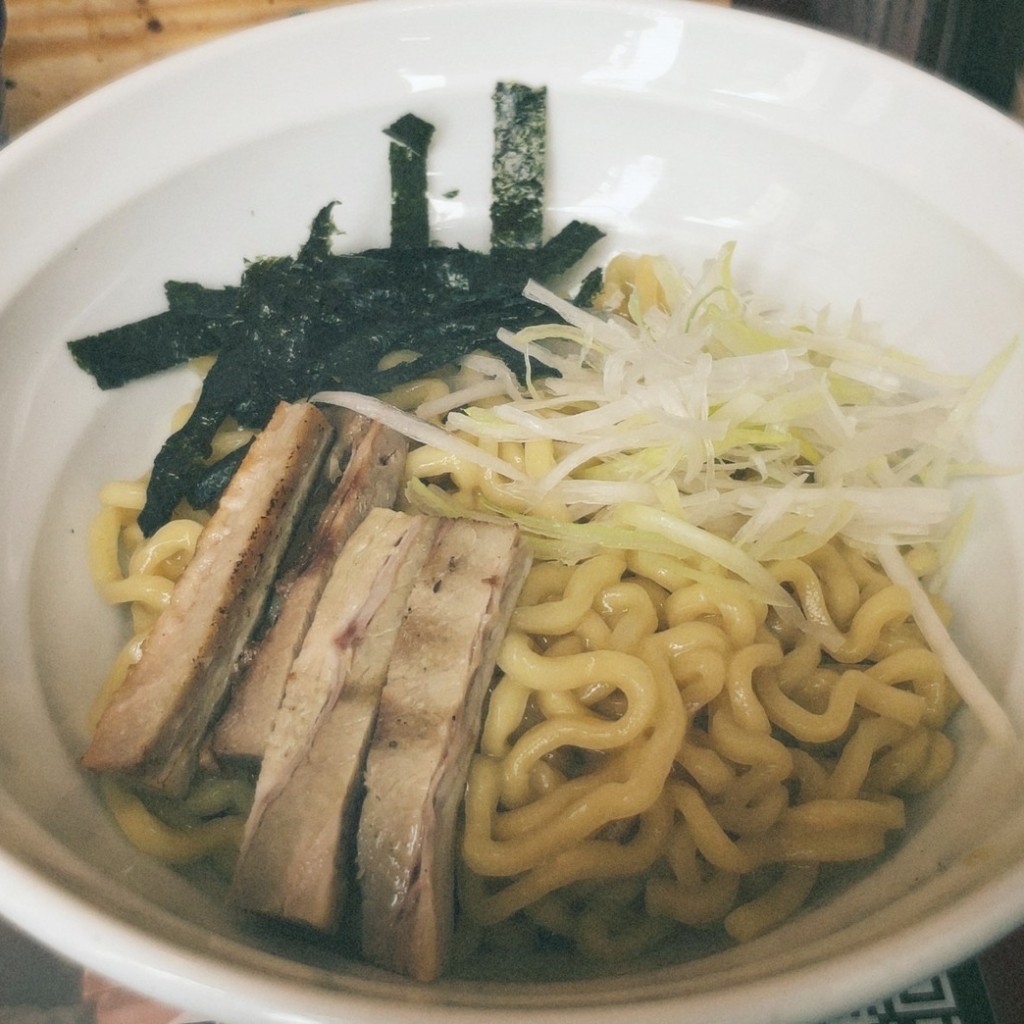 わさしゅんさんが投稿した馬場下町ラーメン / つけ麺のお店麺爺あぶら 馬場下2階店/メンジイの写真