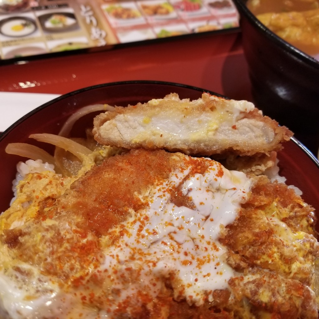 ユーザーが投稿したカレーうどんとかつ丼セットの写真 - 実際訪問したユーザーが直接撮影して投稿した天道町ファミリーレストランあいそ家 天道店の写真