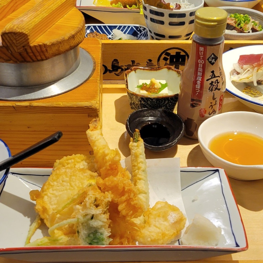 ユーザーが投稿した刺身と天ぷら盛合定食の写真 - 実際訪問したユーザーが直接撮影して投稿した立明寺郷土料理龍神丸 イオンモール筑紫野店の写真