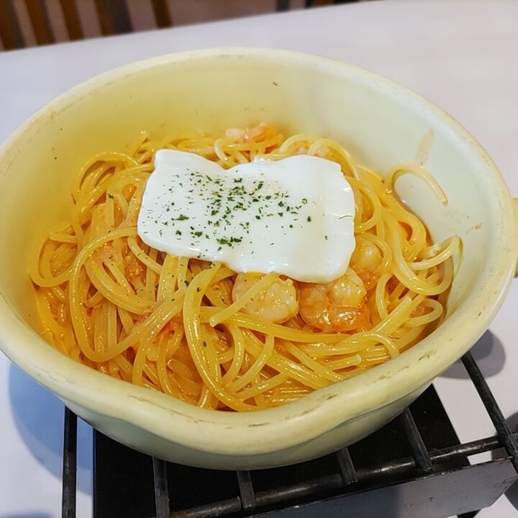 ユーザーが投稿したエビとモッツァレラのトマトクリームパスタの写真 - 実際訪問したユーザーが直接撮影して投稿した四日市町ピザマカロニ食堂の写真