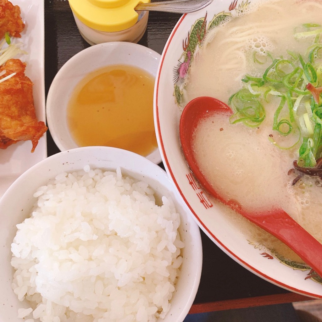 ユーザーが投稿した豚骨塩ラーメン、唐揚げライスセットの写真 - 実際訪問したユーザーが直接撮影して投稿した津乃峰町ラーメン / つけ麺茉莉花の写真