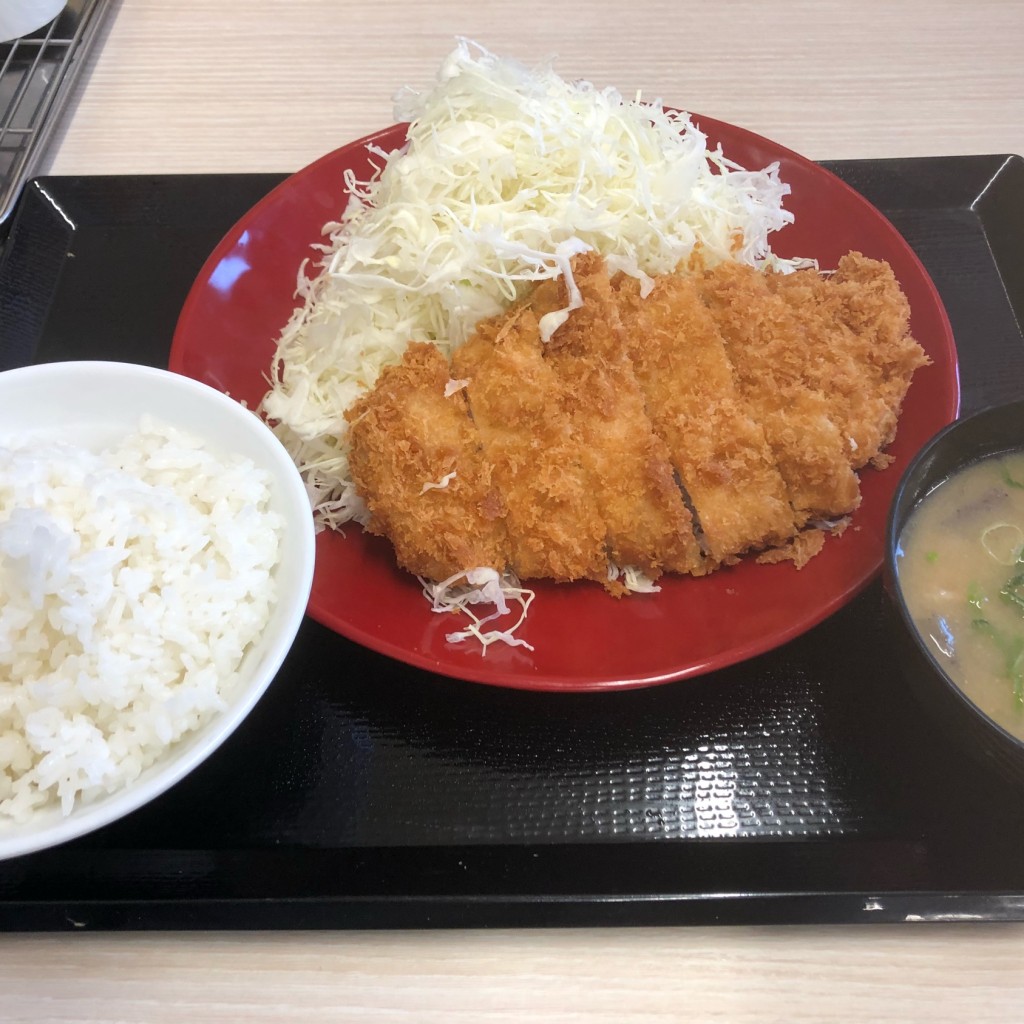 ユーザーが投稿したロースカツ定食の写真 - 実際訪問したユーザーが直接撮影して投稿した南鶉とんかつかつや 岐阜南鶉店の写真