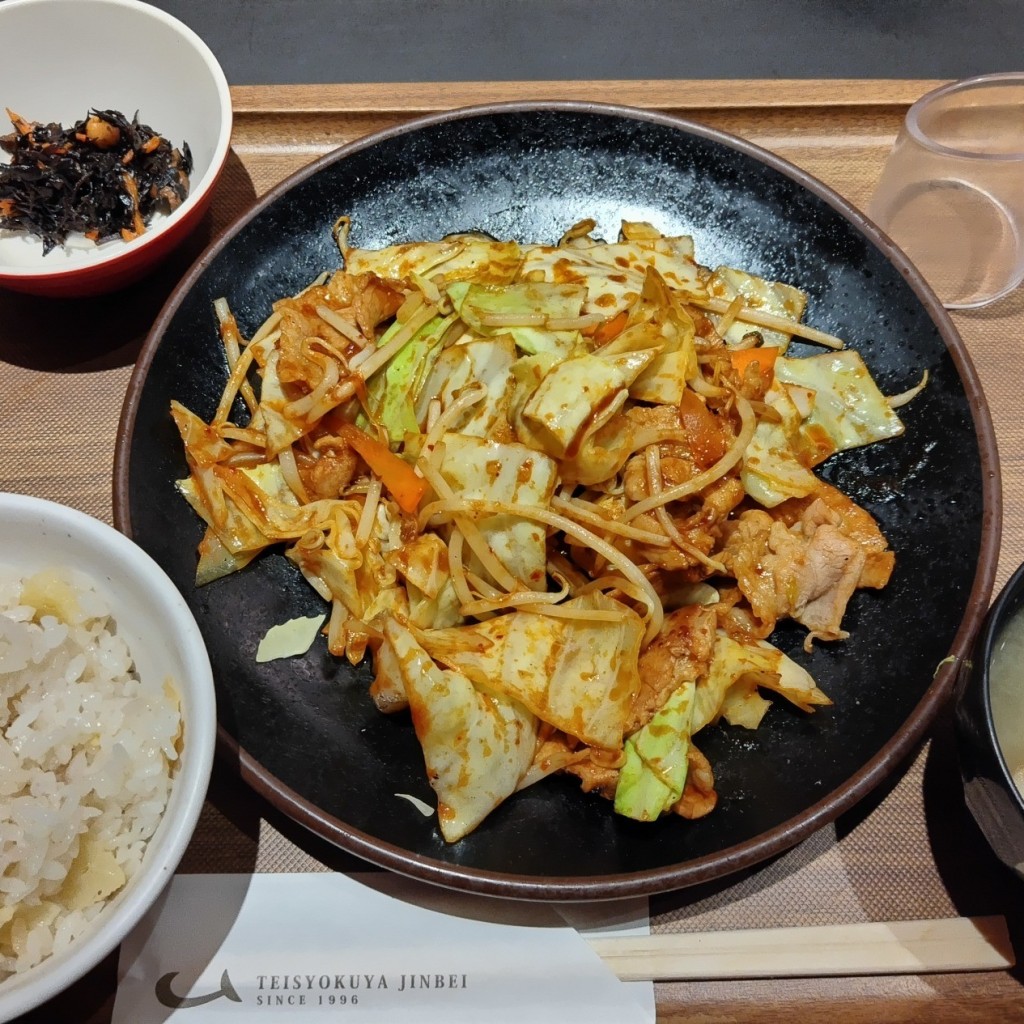 ユーザーが投稿した豚肉の辛味噌炒め定食の写真 - 実際訪問したユーザーが直接撮影して投稿した厚別南お弁当定食屋甚兵衛 厚別店の写真