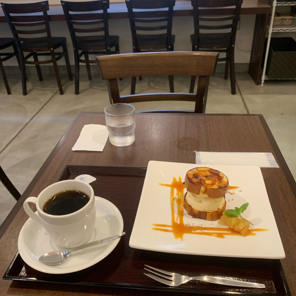 ユーザーが投稿したケーキセット(コーヒー)の写真 - 実際訪問したユーザーが直接撮影して投稿した元浜町カフェヨシノの写真