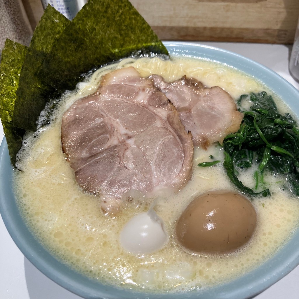 ケンケンですさんが投稿した出島ラーメン専門店のお店ラーメン 丸花/ラーメン マルハナの写真