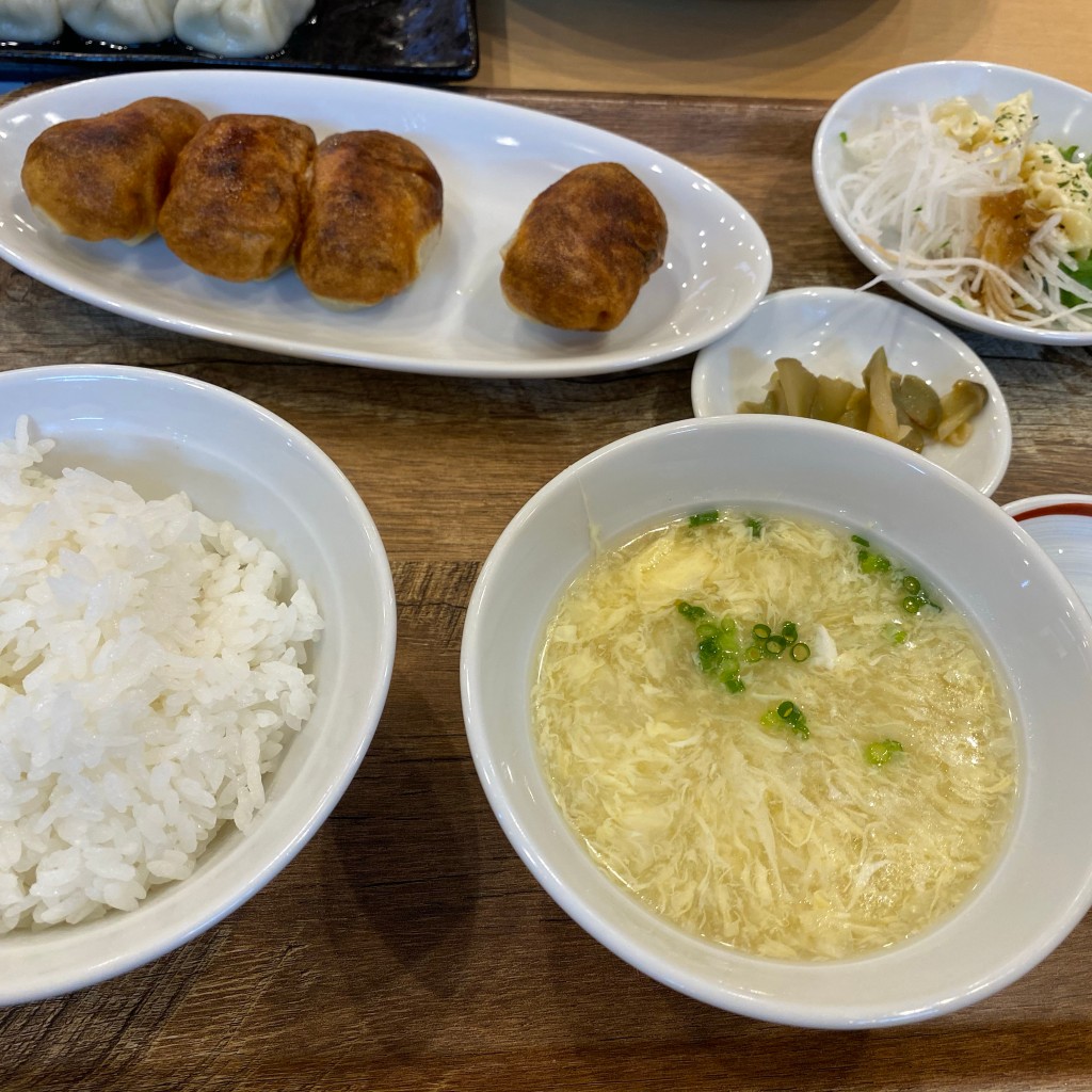 ユーザーが投稿したハーフ定食の写真 - 実際訪問したユーザーが直接撮影して投稿した増田餃子ホワイトギョーザ サガノ家の写真